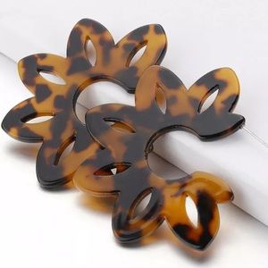 Dark Tortoise Petal Hoop Earrings!